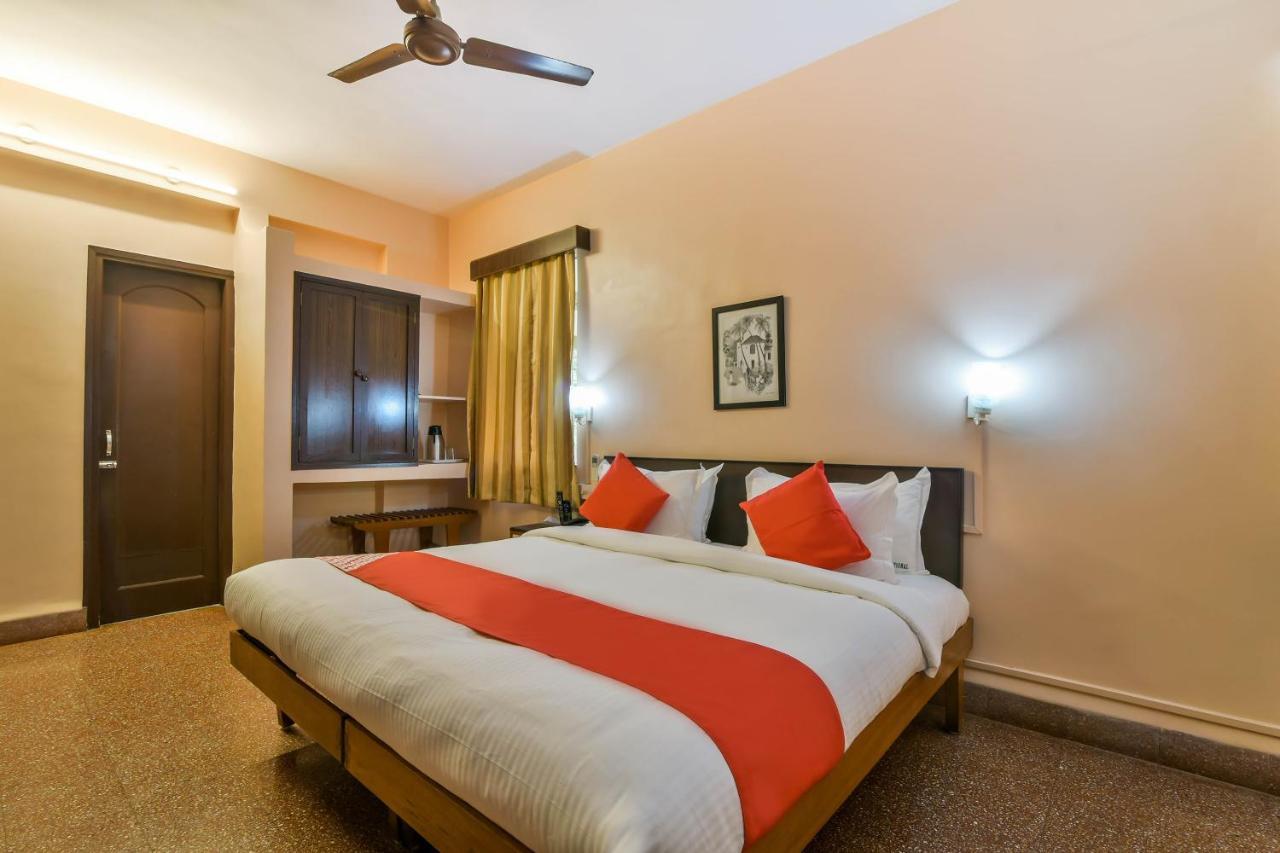 Oyo 807 Hotel Gopika International Гоа Екстер'єр фото