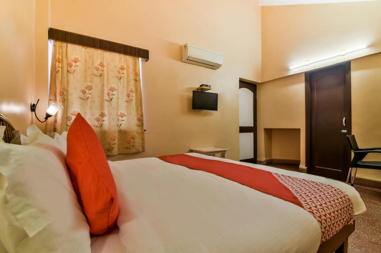 Oyo 807 Hotel Gopika International Гоа Екстер'єр фото